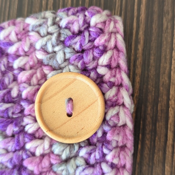 Newborn knitted hat - perfect for photoshoots - Picture 3 of 5